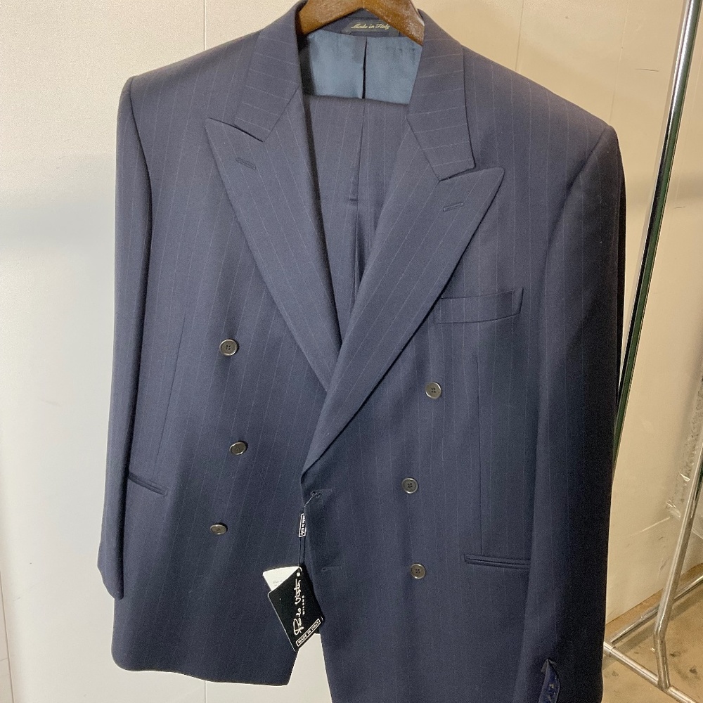 Double breasted navy blue pinstripe suit size 42 Reg